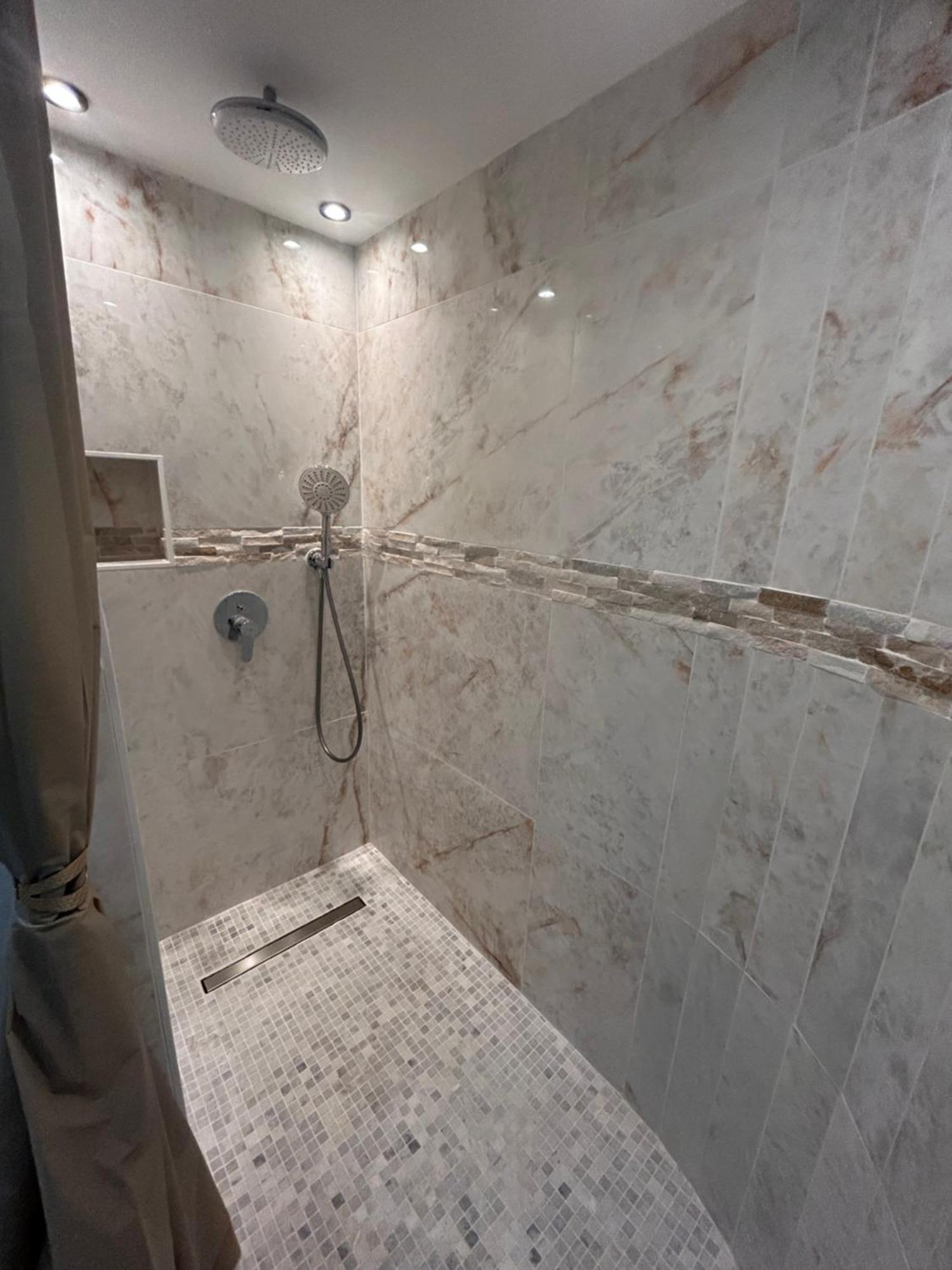 Spa Jacuzzi Moon White Vaudherland ภายนอก รูปภาพ