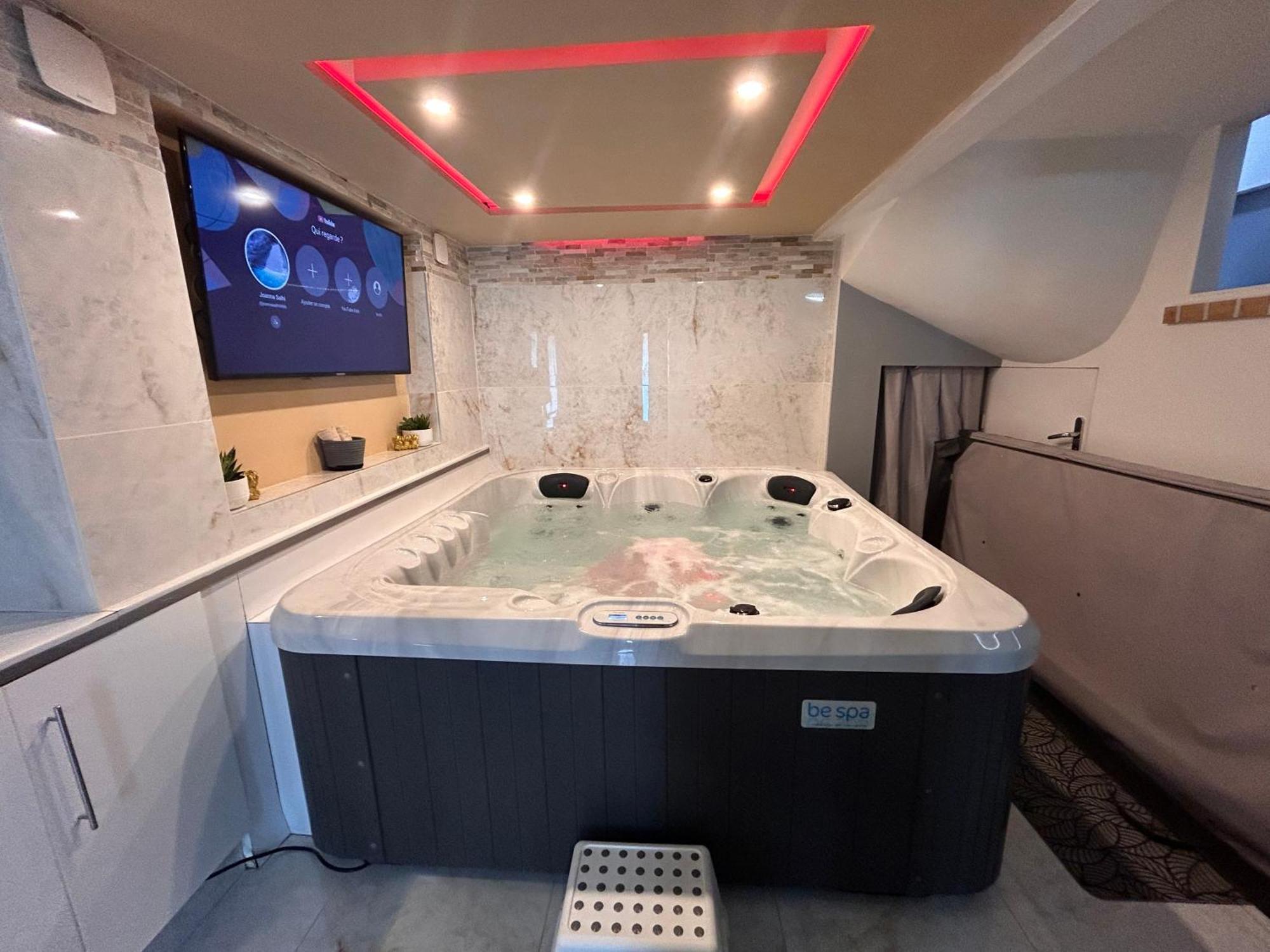 Spa Jacuzzi Moon White Vaudherland ภายนอก รูปภาพ